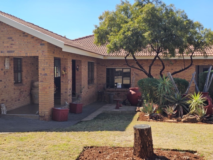 3 Bedroom Property for Sale in Buffelspoort Eco Estate North West